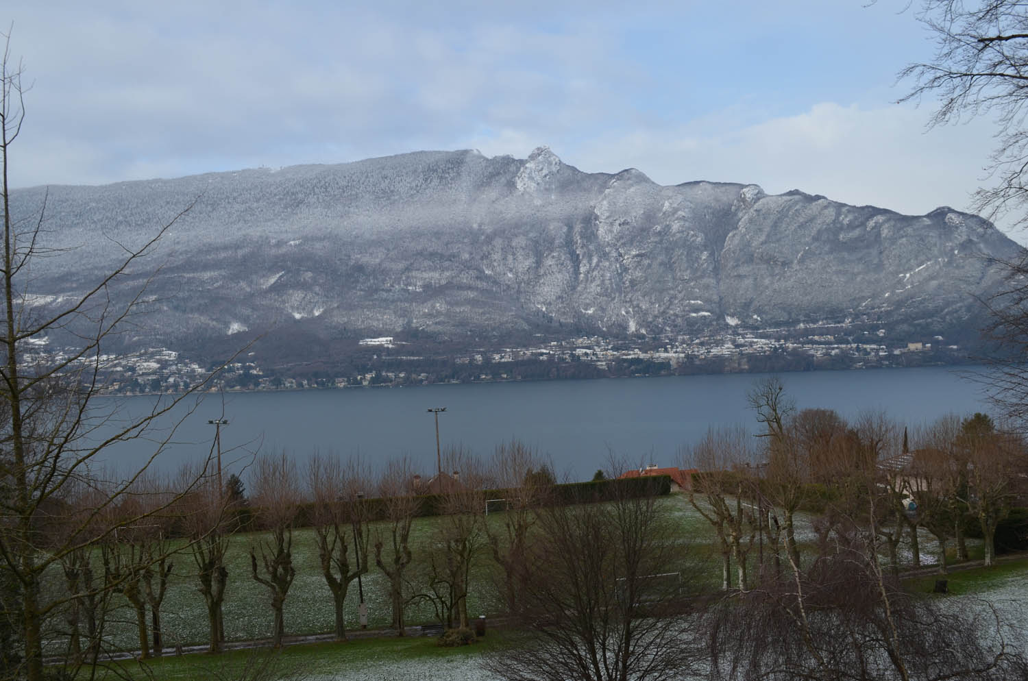 La dent du chat au pied du lac du Bourget